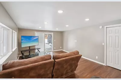 322 Capital Street, Wisconsin Dells, WI 53965 - Photo 9