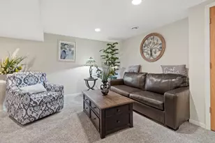 718 Nancy Ln, Madison, WI 53704 - Photo 19