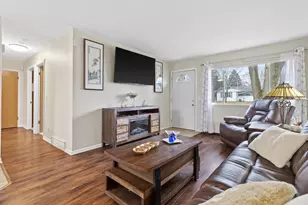 718 Nancy Ln, Madison, WI 53704 - Photo 5