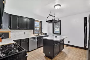 1145 Prairie Ave, Beloit, WI 53511 - Photo 11