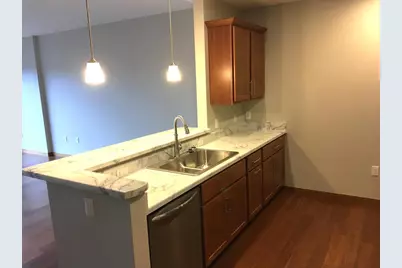 625 N Segoe Road #404, Madison, WI 53705 - Photo 5