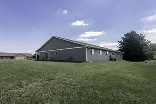 1400 Bea Ann Dr, Ridgeville, WI 53565 - Photo 3