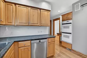 2641 Chamberlain Ave, Madison, WI 53705 - Photo 17