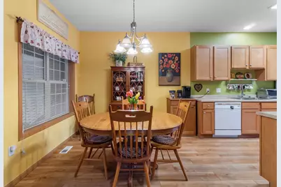 6430 Maywick Drive, Madison, WI 53718 - Photo 7