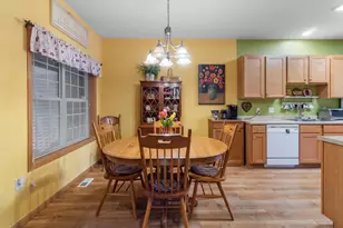 6430 Maywick Dr, Madison, WI 53718 - Photo 7