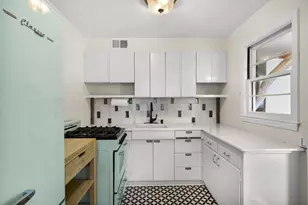 326 S Midvale Blvd, Madison, WI 53705 - Photo 9