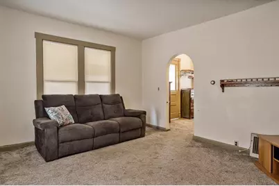 233 W Dawson Avenue, Beloit, WI 53511 - Photo 9