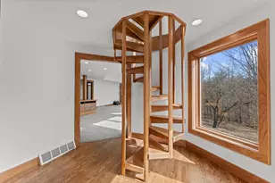 S7628 Grandview Ave, Merrimac, WI 53561 - Photo 5