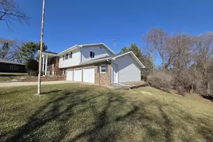 3221 Dover Ct, Janesville, WI 53546 - Photo 3