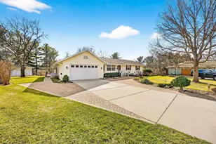 3506 Greendale Ct, Janesville, WI 53546 - Photo 1