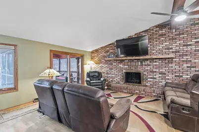 W9477 Parkway Drive, Poynette, WI 53955 - Photo 7