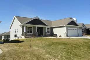 6677 Royal View Dr, DeForest, WI 53532 - Photo 9