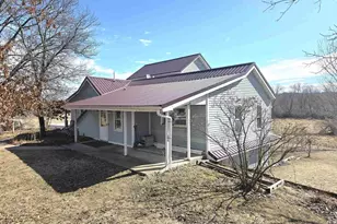 215 E Logan St, Tomah, WI 54660 - Photo 5