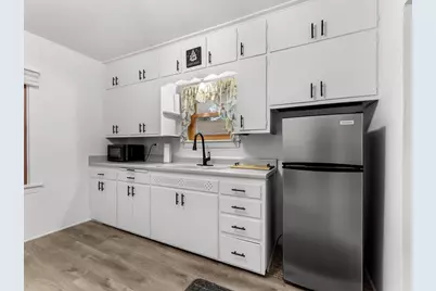 2114 Schetter Avenue, Sheboygan, WI 53083 - Photo 5