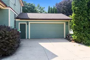 607 Mill St, Green Lake, WI 54941 - Photo 37