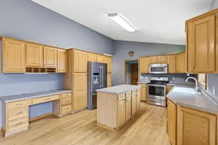 2734 Brooks Ridge Drive, Sun Prairie, WI 53590 - Photo 19