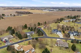 2734 Brooks Ridge Drive, Sun Prairie, WI 53590 - Photo 59