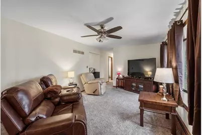 820 E Center Street, Juneau, WI 53039 - Photo 3