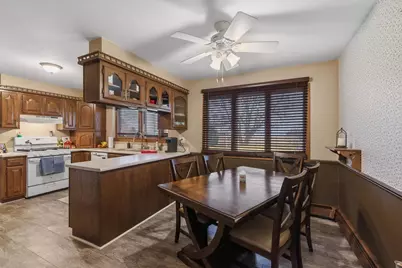 820 E Center Street, Juneau, WI 53039 - Photo 7