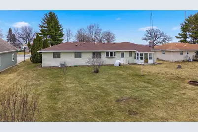 820 E Center Street, Juneau, WI 53039 - Photo 21
