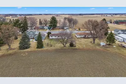 820 E Center Street, Juneau, WI 53039 - Photo 25