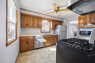 821 Van Buren St, Fort Atkinson, WI 53538 - Photo 17