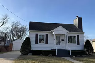 821 Van Buren St, Fort Atkinson, WI 53538 - Photo 1