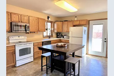 310 N Wacouta Avenue, Prairie Du Chien, WI 53821 - Photo 9