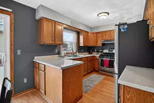 1604 Rustic Dr, Sun Prairie, WI 53590 - Photo 11