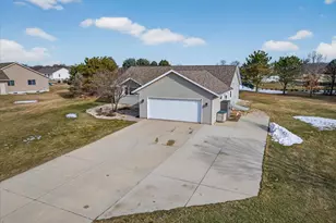 N4178 Country Club Dr, Brodhead, WI 53520 - Photo 5