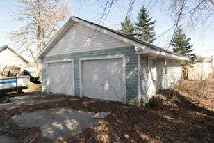 302 W Division St, Fond du Lac, WI 54935 - Photo 3