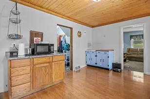 1520 Sandy Ln, Watertown, WI 53098 - Photo 7