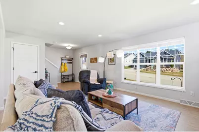 712 Sugar Maple Lane, Madison, WI 53593 - Photo 9