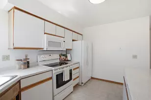 6243 Middleton Springs Dr, Middleton, WI 53562 - Photo 15