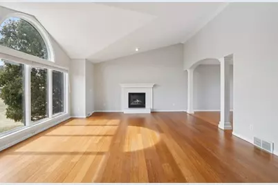 8580 Stonebrook Circle, Middleton, WI 53562 - Photo 7