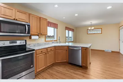 126 Jennifer Circle, Mount Horeb, WI 53572 - Photo 17