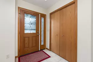 126 Jennifer Cir, Mount Horeb, WI 53572 - Photo 3