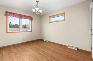 126 Jennifer Cir, Mount Horeb, WI 53572 - Photo 9