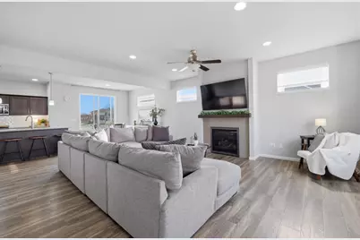 1137 Okeeffe Avenue, Sun Prairie, WI 53590 - Photo 5