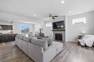 1137 O'Keeffe Ave, Sun Prairie, WI 53590 - Photo 5