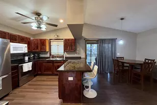 1405 Foster Ave, Janesville, WI 53545 - Photo 9