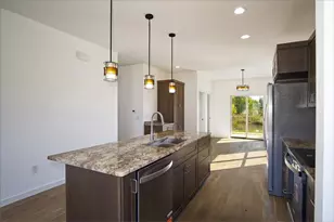 1133 Kamperschroer Wy, Sun Prairie, WI 53590 - Photo 11
