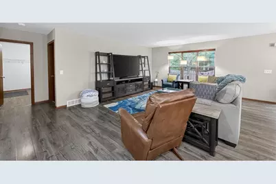 8918 Silkwood Trail, Madison, WI 53593 - Photo 5