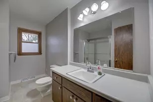 2213 E Huebbe Pkwy, Beloit, WI 53511 - Photo 25