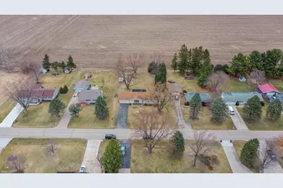 2213 E Huebbe Parkway, Beloit, WI 53511 - Photo 31