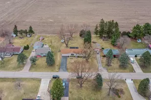 2213 E Huebbe Pkwy, Beloit, WI 53511 - Photo 31