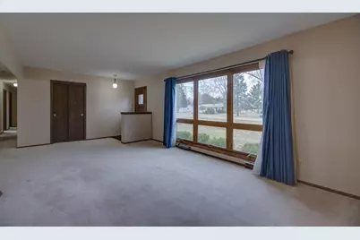 2213 E Huebbe Parkway, Beloit, WI 53511 - Photo 13