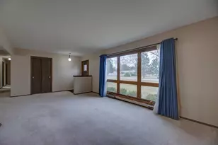 2213 E Huebbe Pkwy, Beloit, WI 53511 - Photo 13