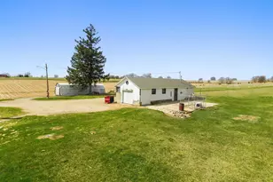 18442 W County Road C, Janesville, WI 53536 - Photo 53