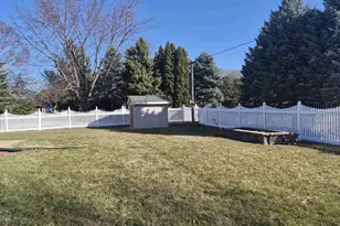 1828 N Claremont Dr, Janesville, WI 53545 - Photo 45